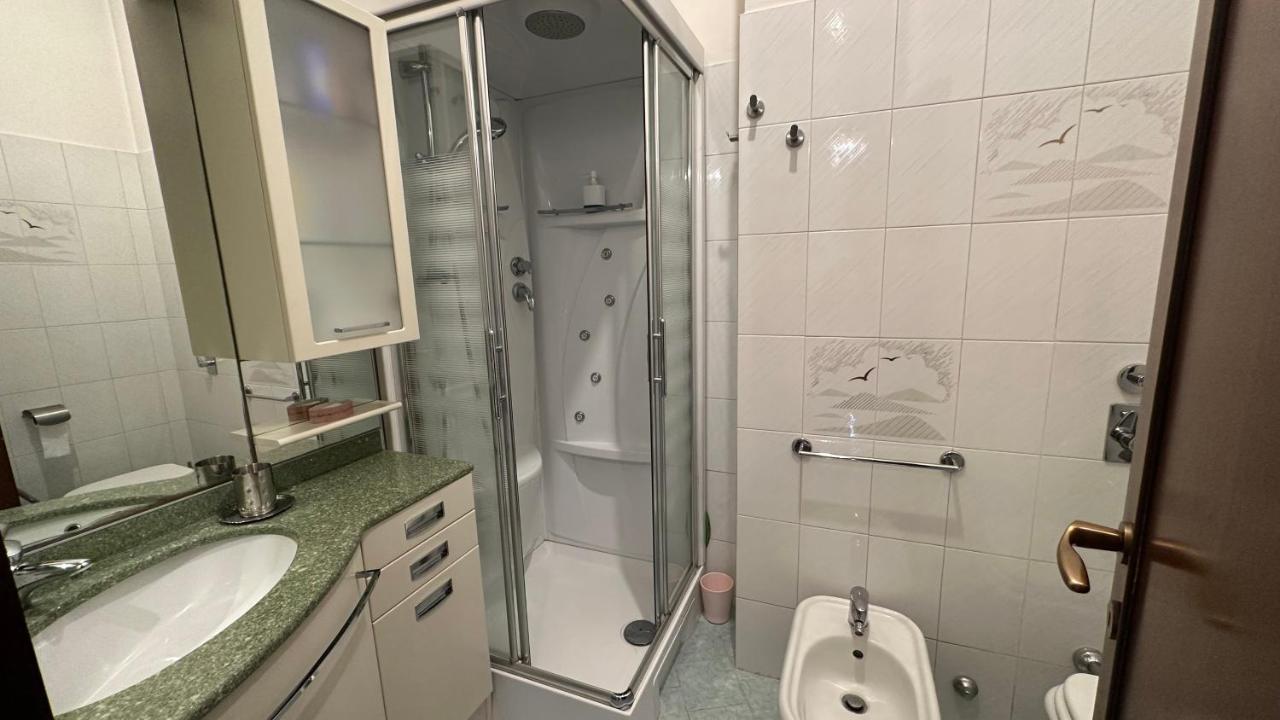 Dehomes - Two Bedrooms, Terrace, Wi-Fi, Tram To Centre & Rho Fiera Milano Eksteriør billede