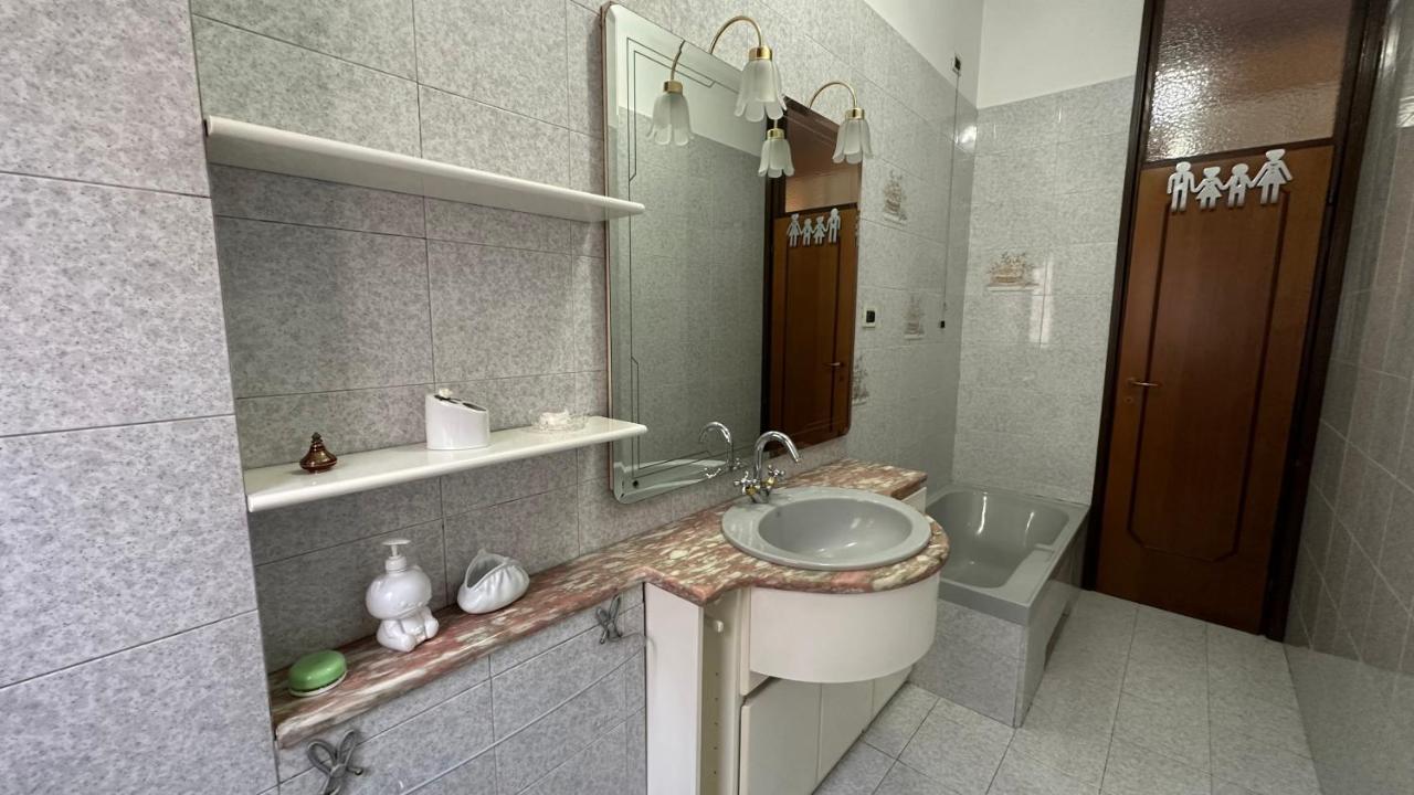 Dehomes - Two Bedrooms, Terrace, Wi-Fi, Tram To Centre & Rho Fiera Milano Eksteriør billede