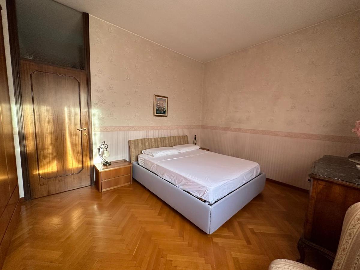 Dehomes - Two Bedrooms, Terrace, Wi-Fi, Tram To Centre & Rho Fiera Milano Eksteriør billede