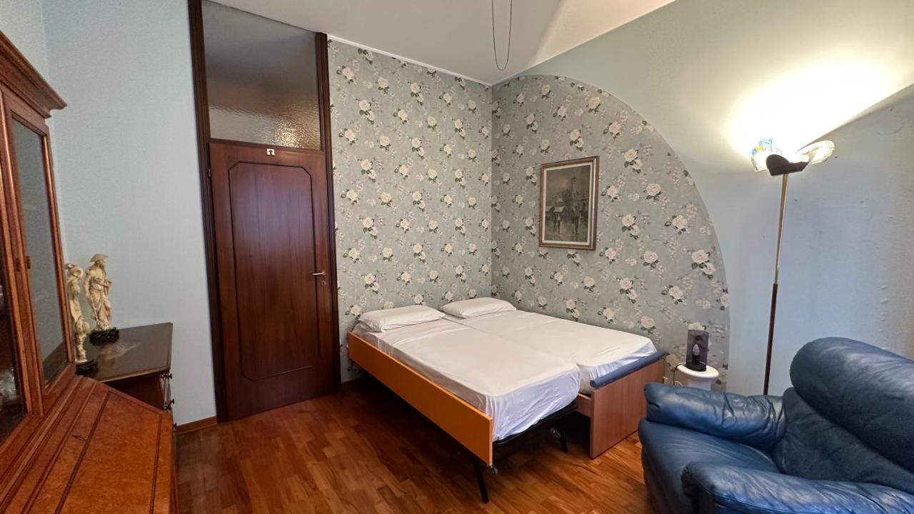 Dehomes - Two Bedrooms, Terrace, Wi-Fi, Tram To Centre & Rho Fiera Milano Eksteriør billede